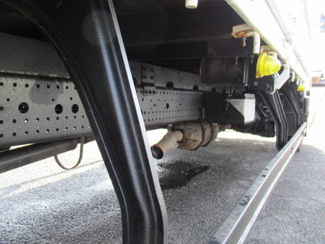 いすゞフォワード平ボディ中型（4t）[写真11]