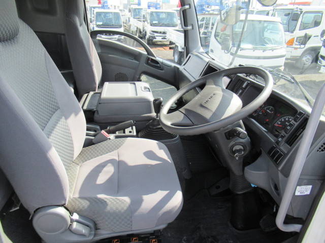 いすゞフォワード平ボディ中型（4t）[写真17]