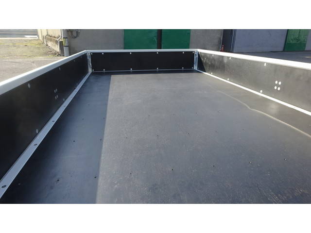 三菱ふそうキャンター平ボディ小型（2t・3t）[写真16]