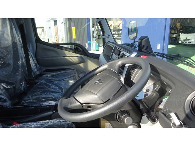 三菱ふそうキャンター平ボディ小型（2t・3t）[写真05]