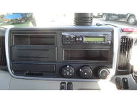 三菱ふそうキャンター平ボディ小型（2t・3t）[写真08]