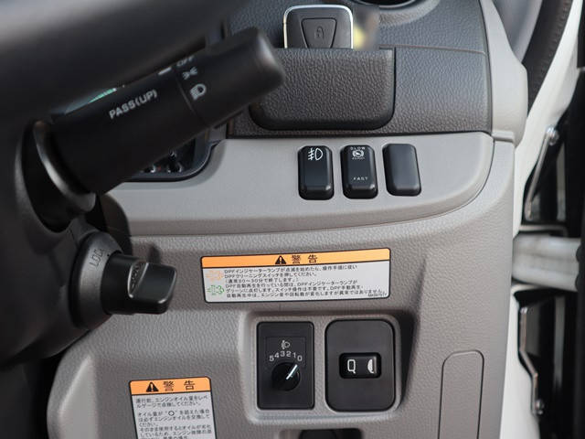 三菱ふそうキャンターアルミブロック小型（2t・3t）[写真23]