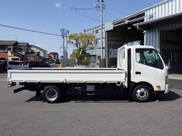 日野デュトロ平ボディ小型（2t・3t）[写真10]
