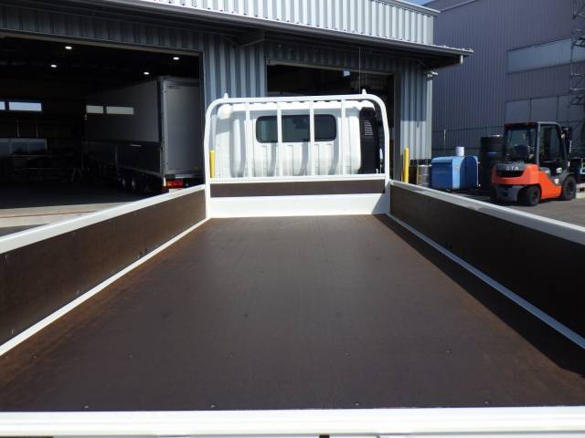 日野デュトロ平ボディ小型（2t・3t）[写真11]