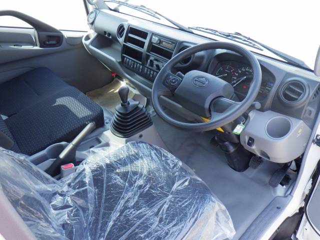 日野デュトロ平ボディ小型（2t・3t）[写真14]