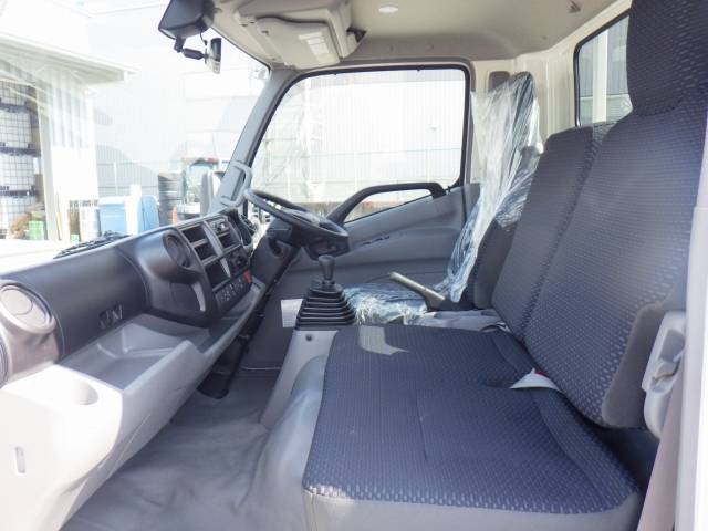 日野デュトロ平ボディ小型（2t・3t）[写真15]