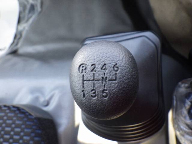 日野デュトロ平ボディ小型（2t・3t）[写真20]