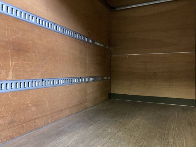 いすゞエルフアルミバン小型（2t・3t）[写真07]