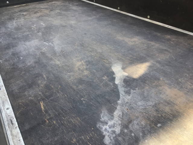 三菱ふそうキャンターガッツ平ボディ小型（2t・3t）[写真11]