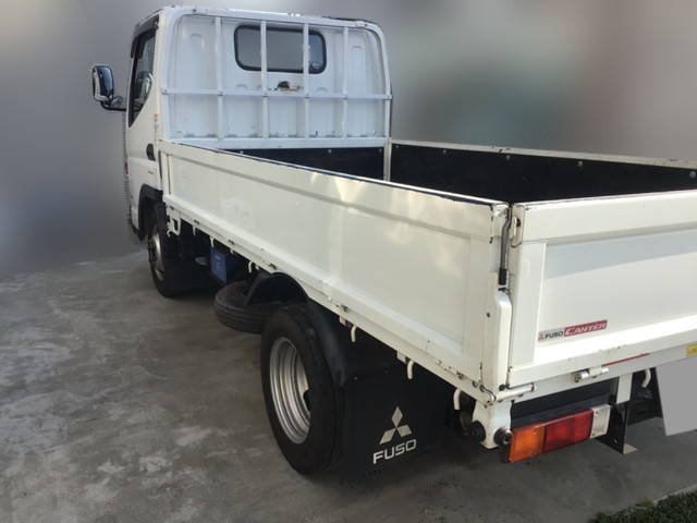三菱ふそうキャンターガッツ平ボディ小型（2t・3t）[写真12]