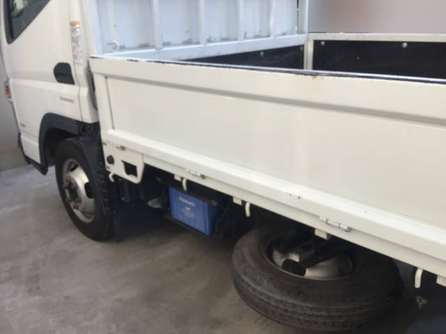 三菱ふそうキャンターガッツ平ボディ小型（2t・3t）[写真13]