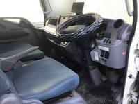 三菱ふそうキャンターガッツ平ボディ小型（2t・3t）[写真30]