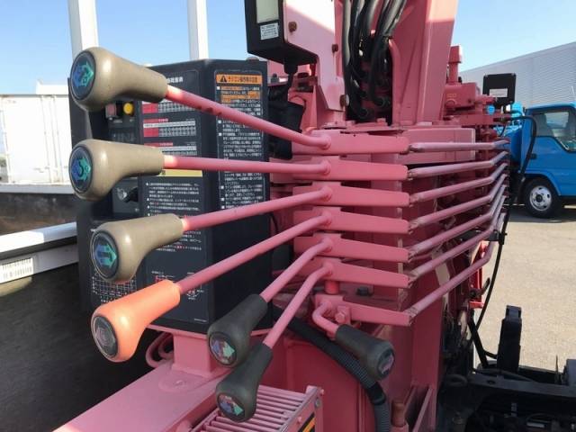 いすゞエルフクレーン4段小型（2t・3t）[写真10]