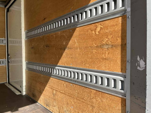 トヨタダイナパネルバン小型（2t・3t）[写真11]