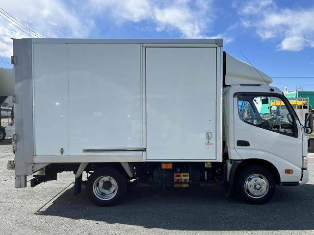 トヨタダイナパネルバン小型（2t・3t）[写真08]