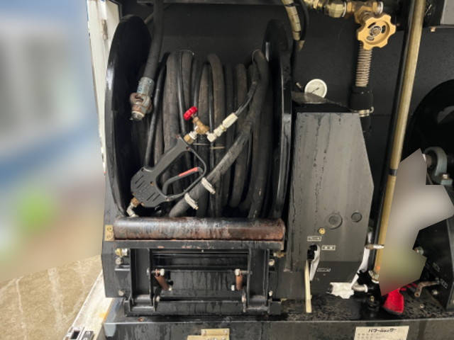 いすゞエルフ高圧洗浄車小型（2t・3t）[写真12]