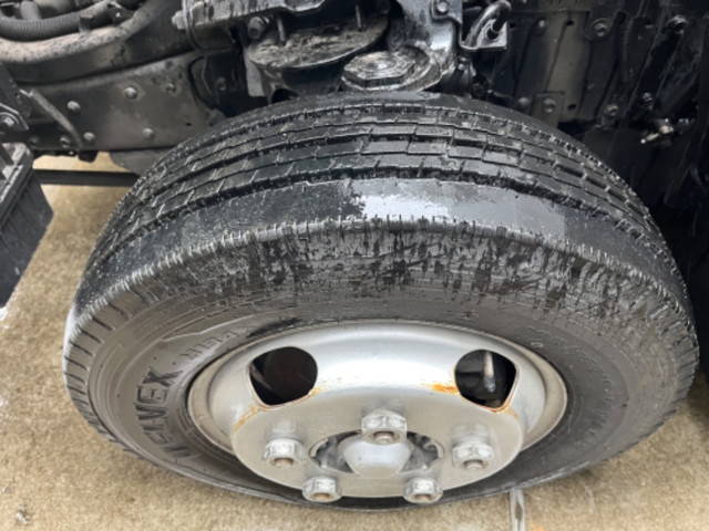 いすゞエルフ高圧洗浄車小型（2t・3t）[写真22]