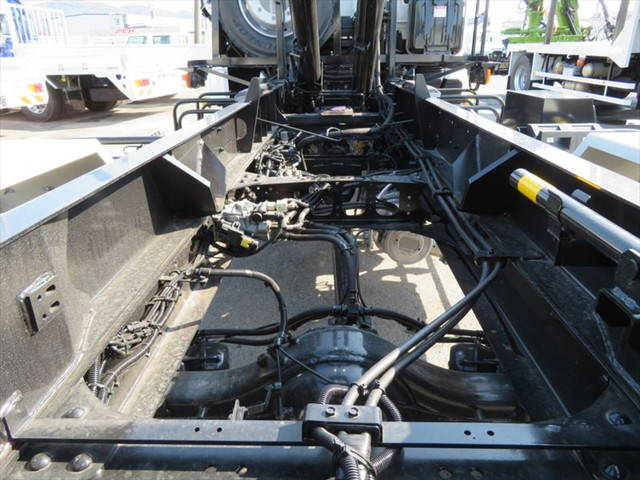 三菱ふそうファイターアームロール増トン（6t・8t）[写真18]