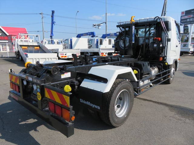 三菱ふそうファイターアームロール増トン（6t・8t）[写真04]