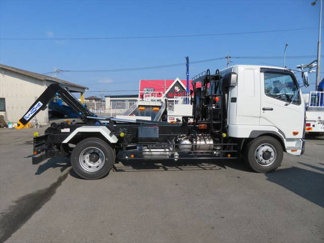 三菱ふそうファイターアームロール増トン（6t・8t）[写真05]