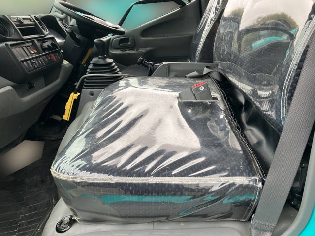 日野デュトロコンテナ専用車小型（2t・3t）[写真30]