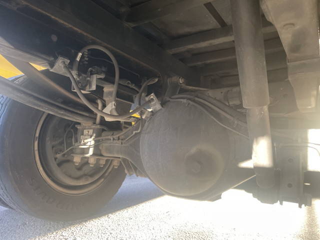 いすゞエルフボトルバン小型（2t・3t）[写真12]