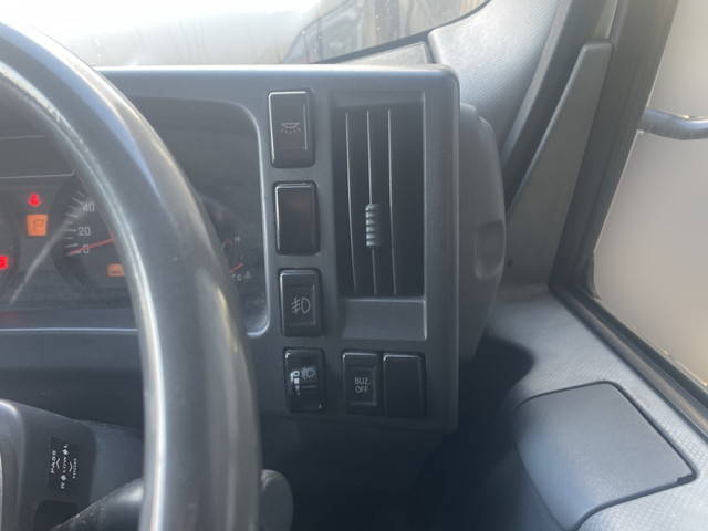 いすゞエルフボトルバン小型（2t・3t）[写真23]