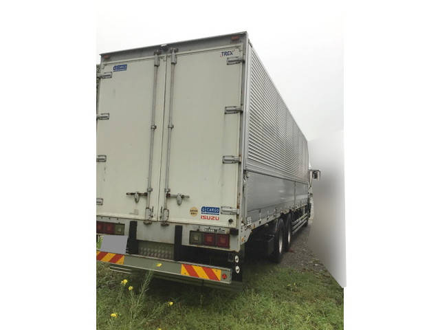 いすゞギガアルミウイング大型（10t）[写真02]