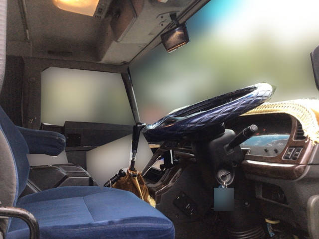 いすゞギガアルミウイング大型（10t）[写真22]