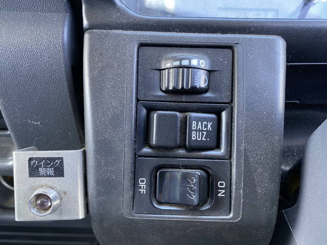 いすゞエルフアルミウイング小型（2t・3t）[写真32]