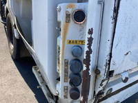 いすゞエルフパッカー車（塵芥車）小型（2t・3t）[写真14]