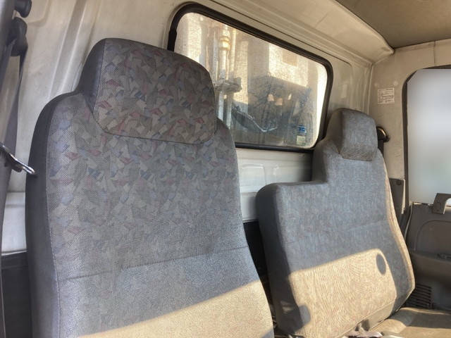 いすゞエルフパッカー車（塵芥車）小型（2t・3t）[写真26]