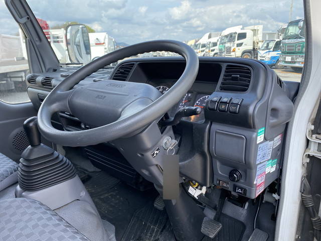 日産アトラスアルミバン小型（2t・3t）[写真33]