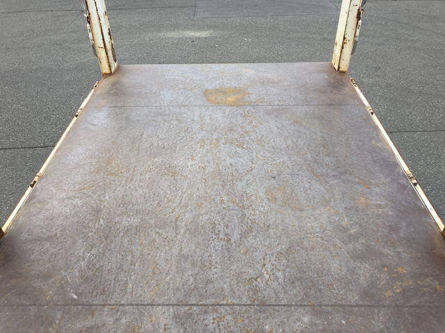 いすゞエルフ平ボディ小型（2t・3t）[写真11]