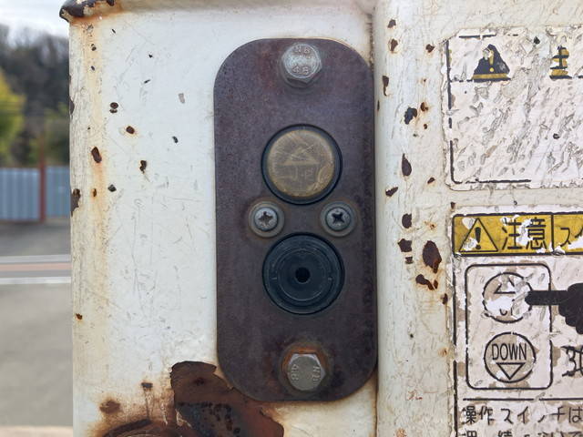 いすゞエルフ平ボディ小型（2t・3t）[写真16]