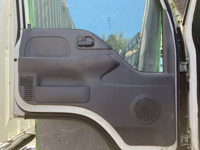 いすゞエルフ平ボディ小型（2t・3t）[写真27]