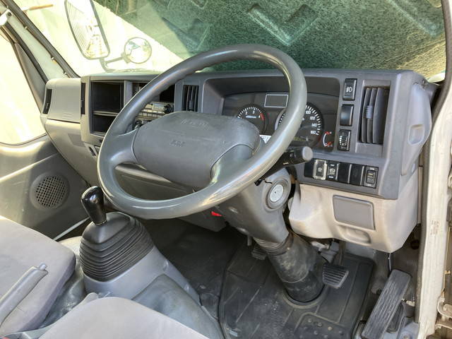 いすゞエルフ平ボディ小型（2t・3t）[写真32]