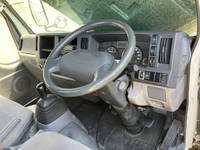 いすゞエルフ平ボディ小型（2t・3t）[写真32]