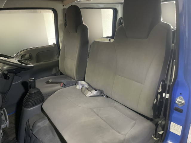 いすゞエルフダブルキャブ（Wキャブ）小型（2t・3t）[写真23]