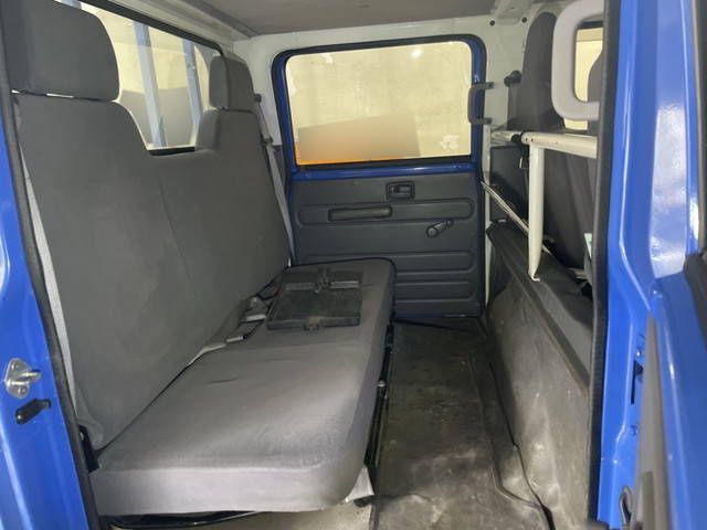 いすゞエルフダブルキャブ（Wキャブ）小型（2t・3t）[写真28]