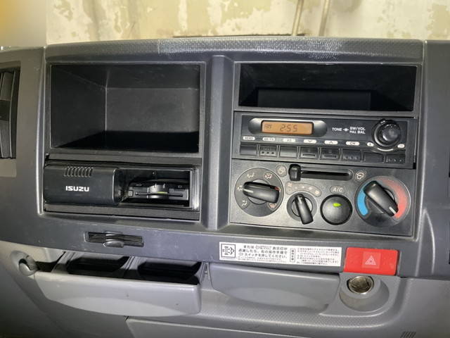 いすゞエルフダブルキャブ（Wキャブ）小型（2t・3t）[写真35]