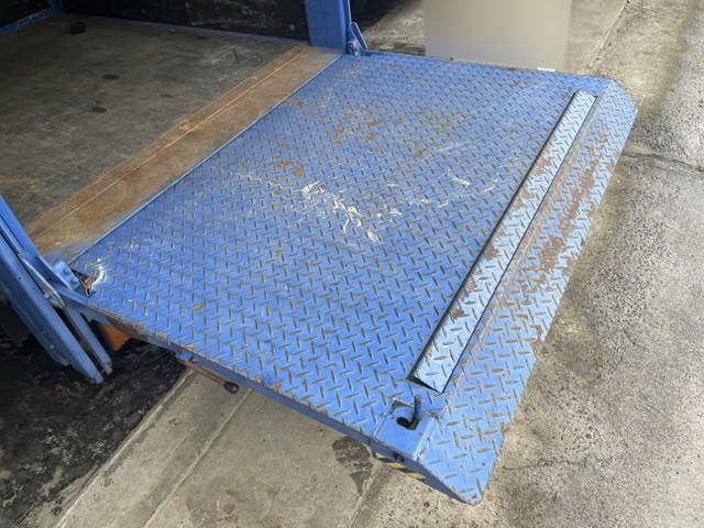 いすゞエルフダブルキャブ（Wキャブ）小型（2t・3t）[写真07]