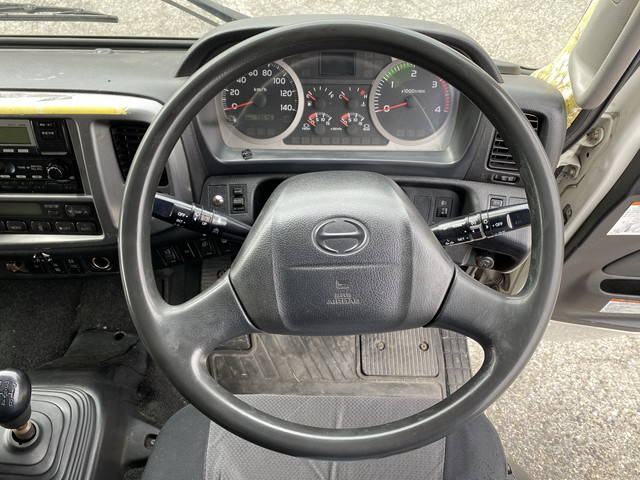 日野レンジャーアルミウイング中型（4t）[写真35]