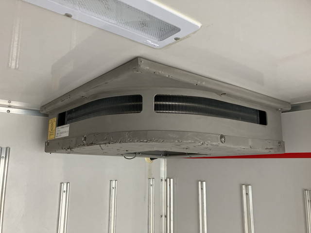 いすゞエルフ冷凍車（冷蔵車）小型（2t・3t）[写真12]