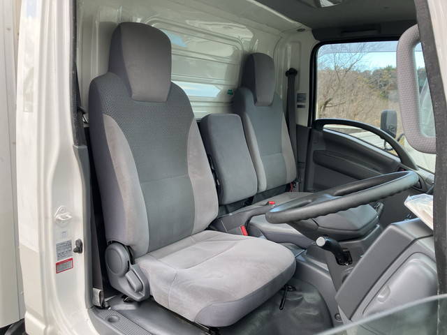 いすゞエルフ冷凍車（冷蔵車）小型（2t・3t）[写真28]