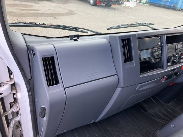 いすゞエルフ冷凍車（冷蔵車）小型（2t・3t）[写真29]