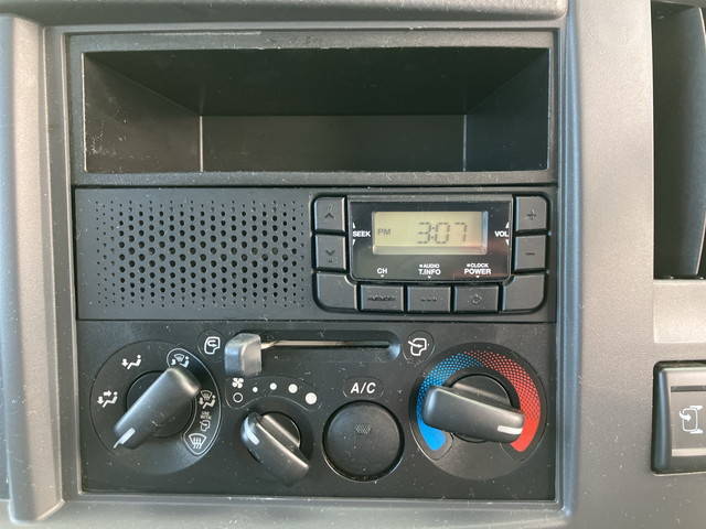 いすゞエルフ冷凍車（冷蔵車）小型（2t・3t）[写真34]