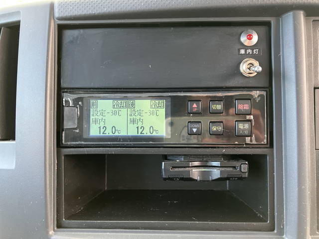 いすゞエルフ冷凍車（冷蔵車）小型（2t・3t）[写真35]
