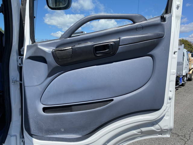 日野プロフィアセルフクレーン4段大型（10t）[写真29]