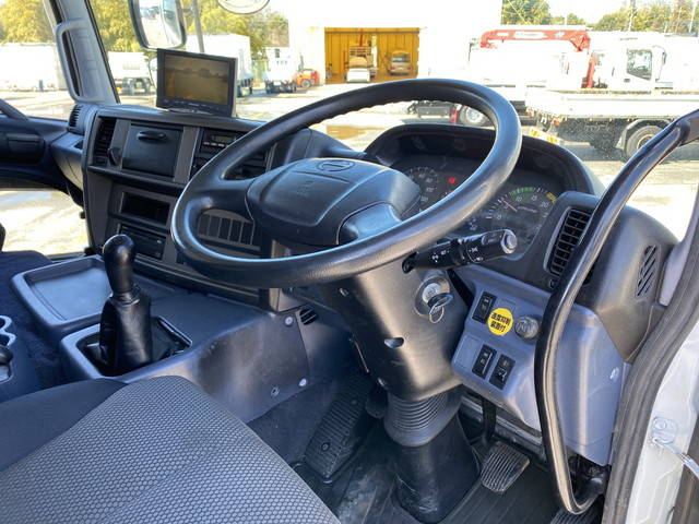 日野プロフィアセルフクレーン4段大型（10t）[写真33]